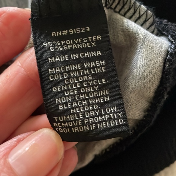 UGLY? DEREK HEART CHRISTMAS/HOLIDAY TOP FEATURING DACHSHUND Excellent Cond! Sz M - Picture 7 of 10